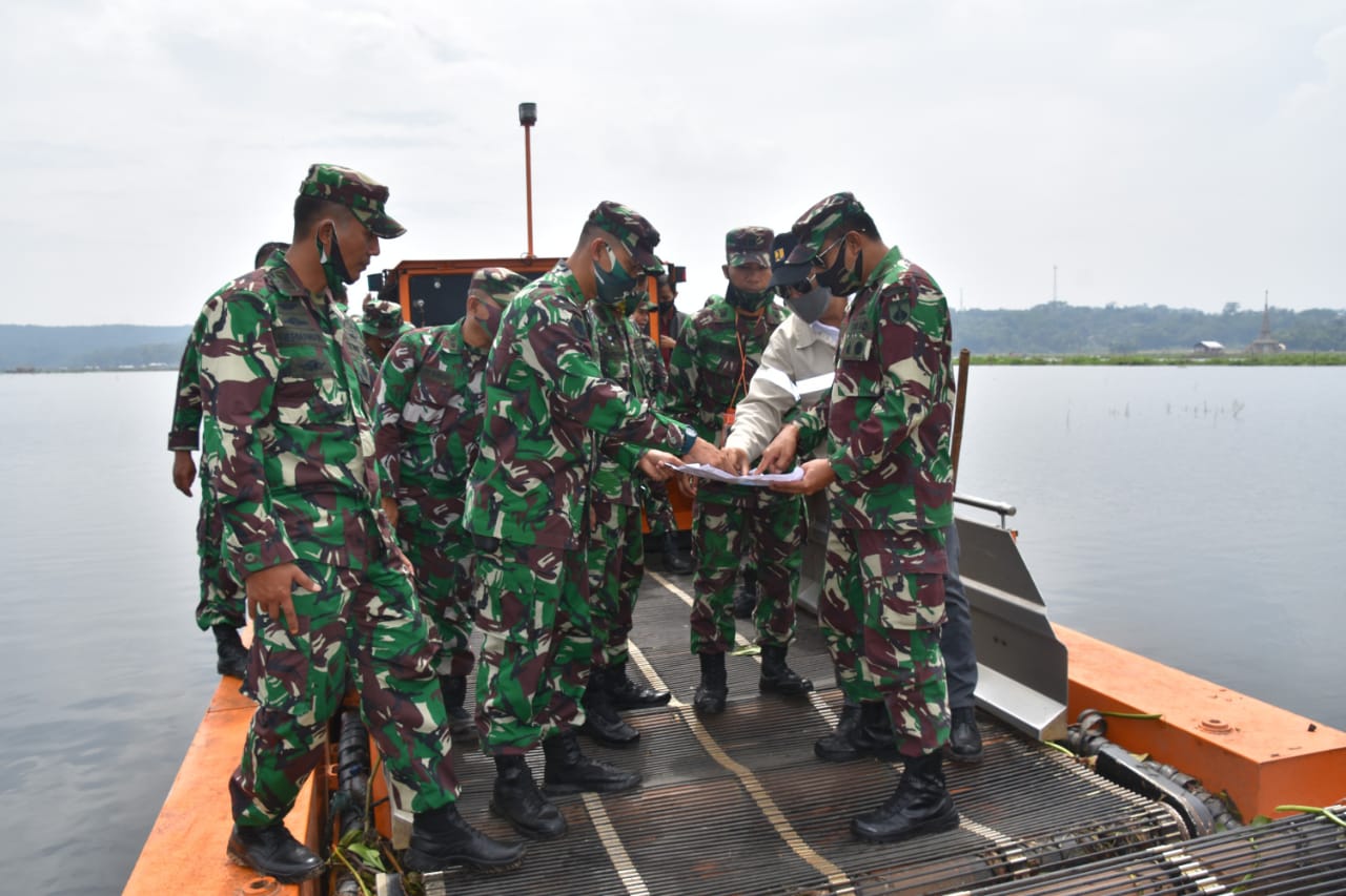 Danrem 073/MKT : Pemetaan Eceng Gondok Di Rawa Pening Untuk Efisiensi Pembersihan